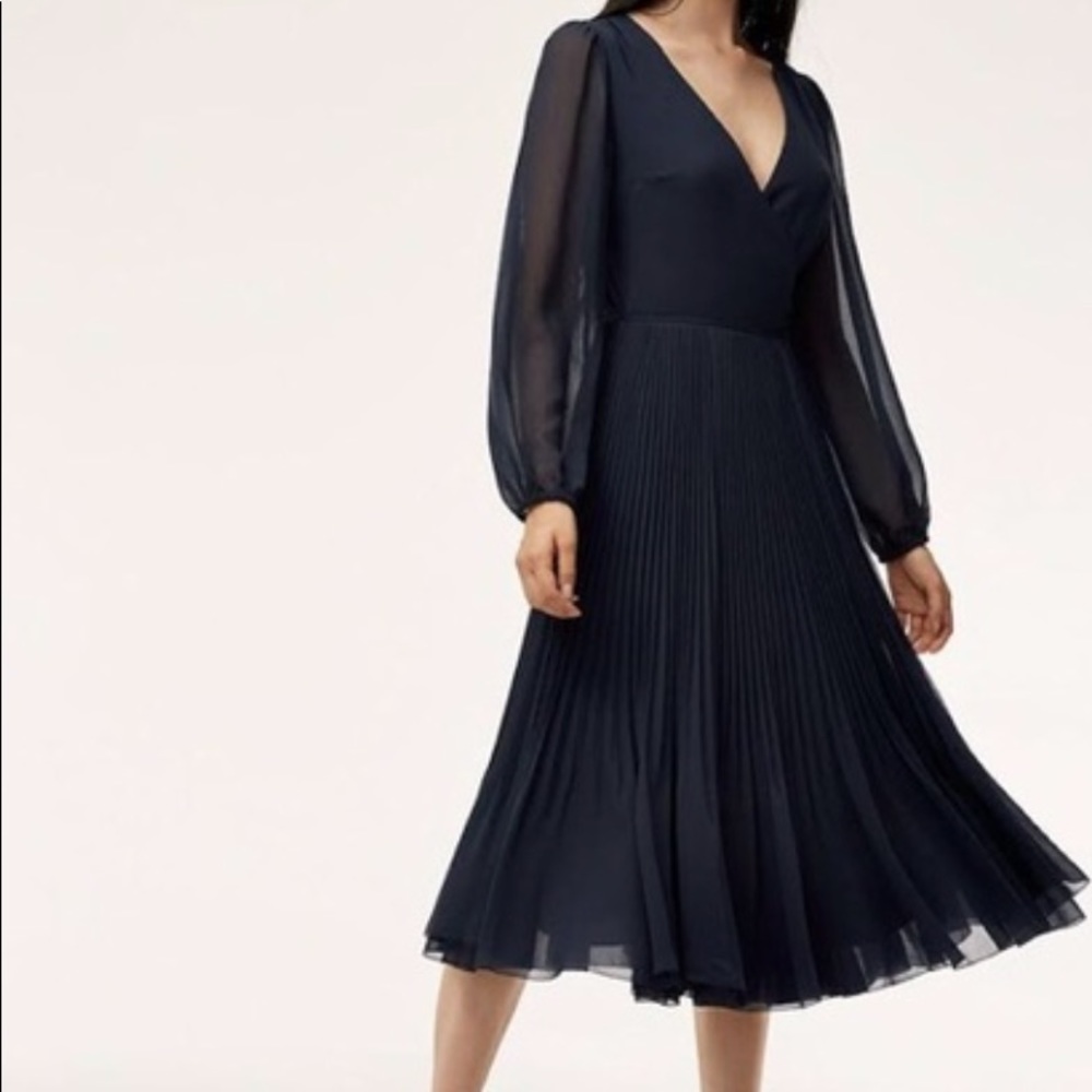 Aritzia Wilfred Beaune Pleated Dress in Navy Blue